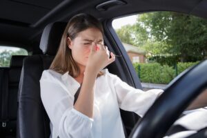 dor de cabeça ao volante