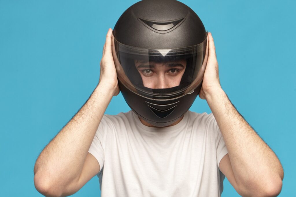Saiba como evitar o aparecimento de fungos e bactérias no capacete