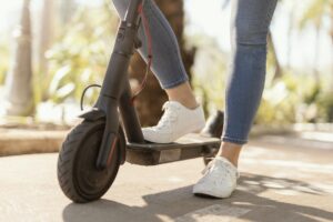 patinetes e bicicletas elétricas