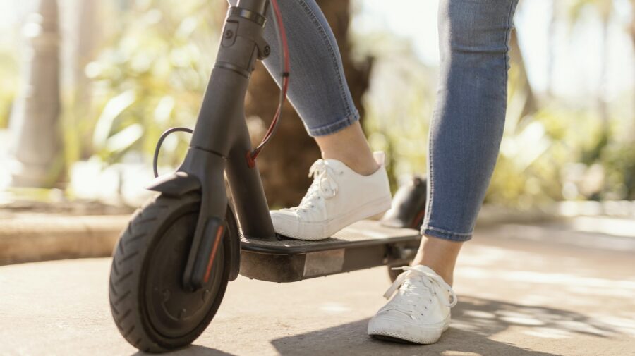 patinetes e bicicletas elétricas