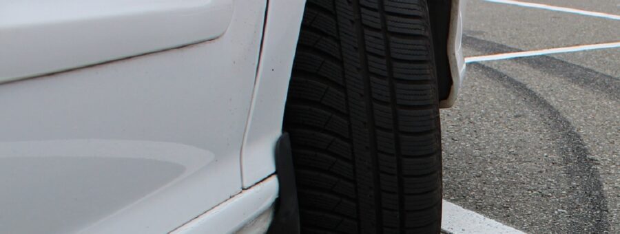 carro pneu