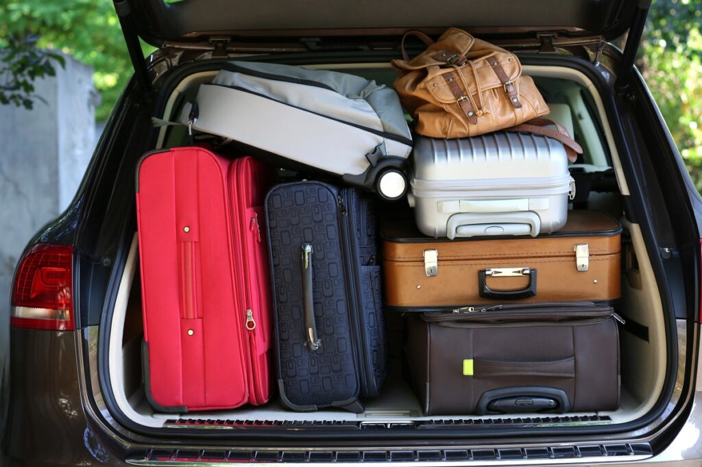 Vai viajar no feriado? O perigo pode estar solto dentro do carro