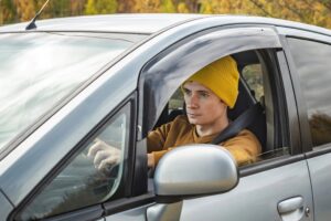 adolescente ao volante