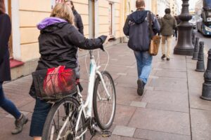 bicicleta na calçada